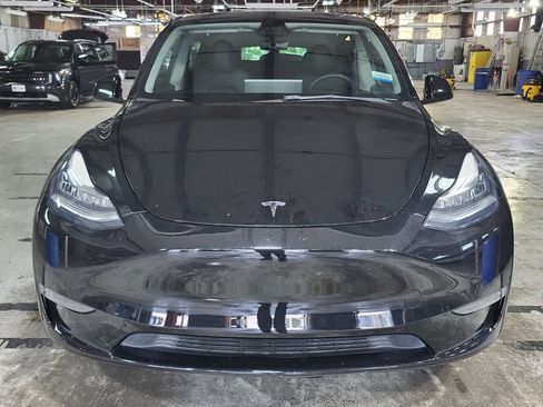 Used 2023 Tesla Model Y Long Range AWD/4WD image 2