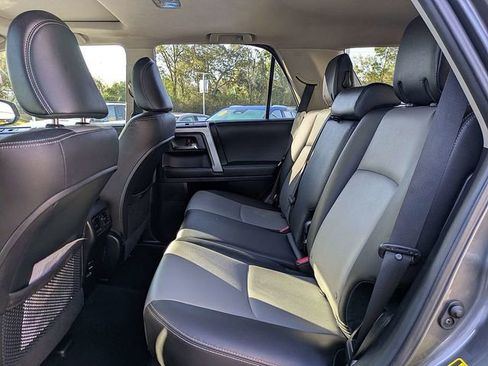 Used 2016 Toyota 4Runner SR5 Premium image 13