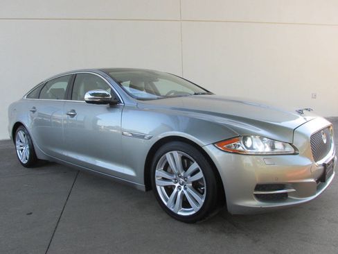 Used 2011 Jaguar XJ L image 2