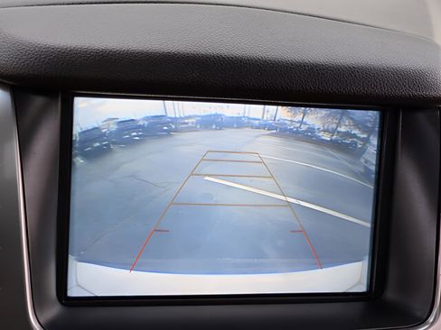 Used 2019 Chevrolet Suburban LT image 19