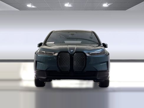 Certified 2023 BMW iX xDrive50 w/ Premium Package AWD/4WD image 5
