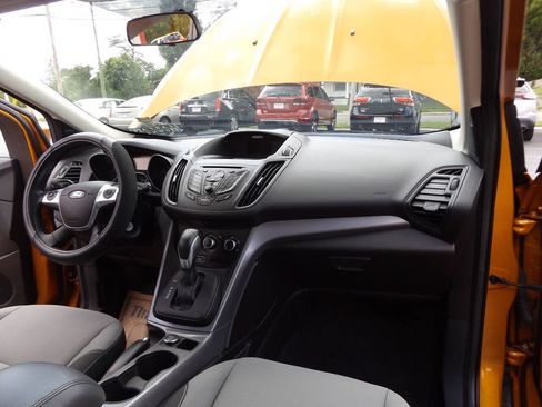 Used 2016 Ford Escape SE AWD/4WD image 25