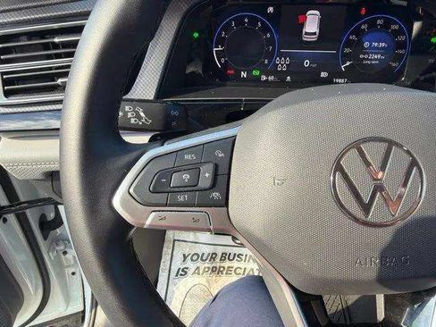Certified 2025 Volkswagen Atlas Peak Edition SE AWD/4WD image 14