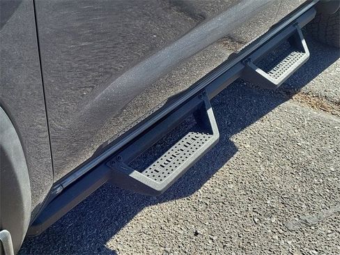 Used 2023 Nissan Frontier PRO-4X w/ Pro-4X Premium Package image 34