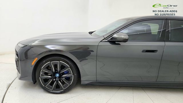 Used 2023 BMW i7 xDrive60 AWD/4WD image 9