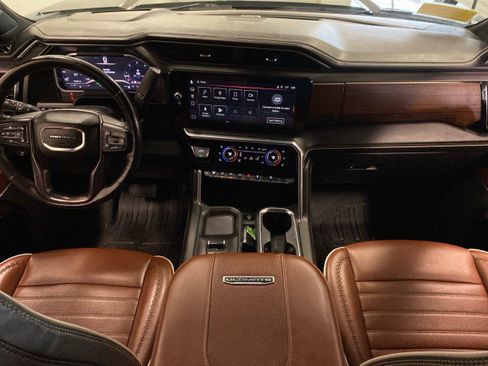 Used 2024 GMC Sierra 2500 Denali Ultimate image 10