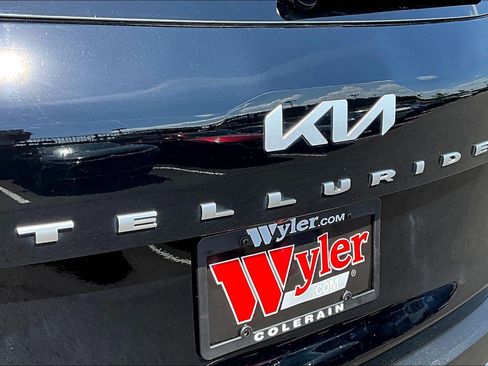 Certified 2022 Kia Telluride EX w/ EX Premium Package FWD image 25