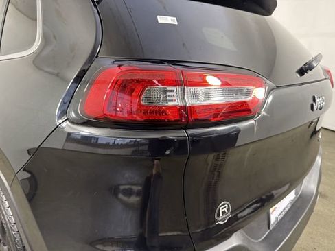 Used 2015 Jeep Cherokee Limited AWD/4WD image 31
