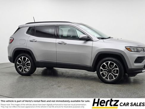 Used 2025 Jeep Compass Trailhawk image 1