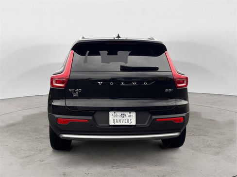 Certified 2025 Volvo XC40 B5 Core image 4