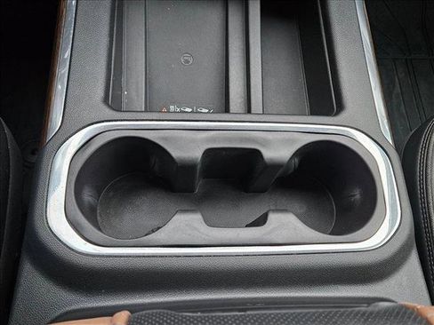 Used 2020 Chevrolet Silverado 1500 High Country w/ Technology Package image 12