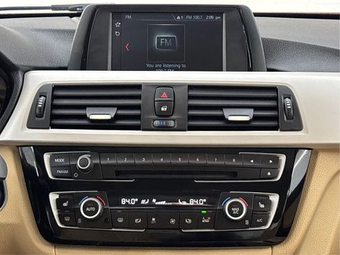 Used 2018 BMW 320i xDrive Sedan w/ Convenience Package image 19