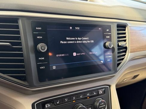 Used 2020 Volkswagen Atlas SE w/ Panoramic Sunroof Package FWD image 17