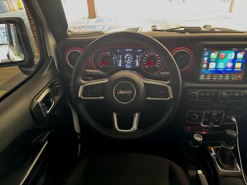 Used 2018 Jeep Wrangler Unlimited Rubicon AWD/4WD image 36