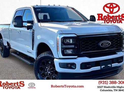Used 2025 Ford F250 Lariat w/ Black Appearance Package image 1