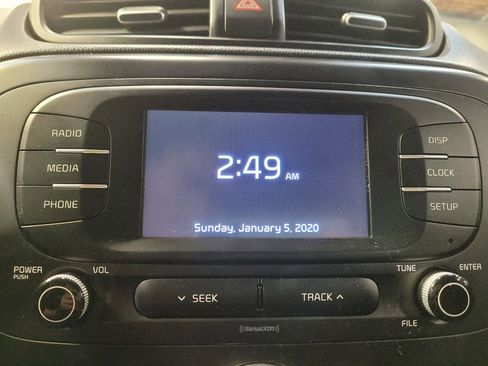 Used 2017 Kia Soul + FWD image 25
