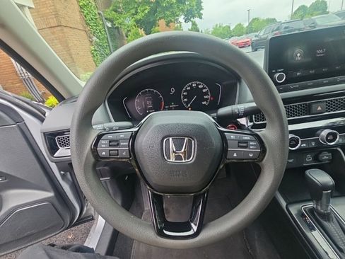 Used 2023 Honda Civic LX image 9