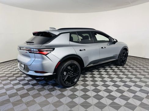 Used 2025 Chevrolet Equinox EV RS image 28