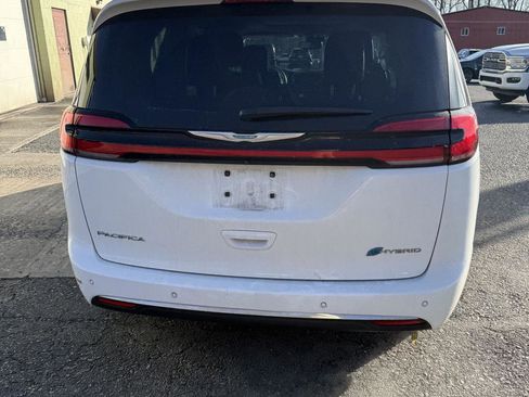 Used 2021 Chrysler Pacifica Limited image 6