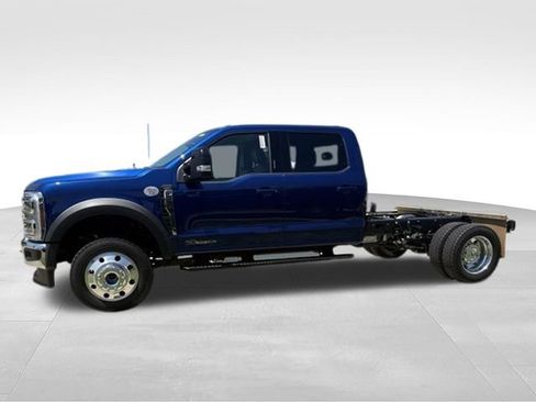 New 2026 Ford F550 4x4 Crew Cab image 13