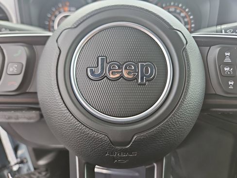 New 2025 Jeep Gladiator Sport image 20