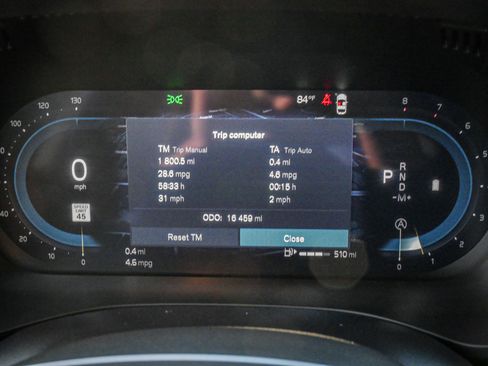 Used 2025 Volvo XC60 B5 Plus image 21