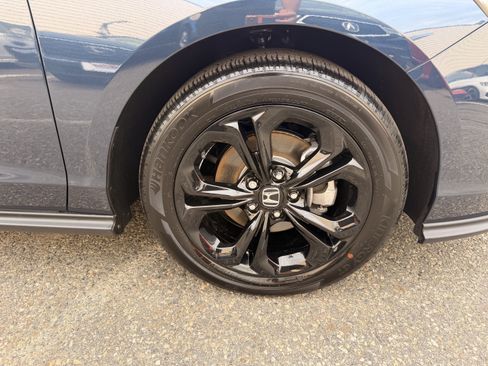 Used 2025 Honda Accord SE image 10
