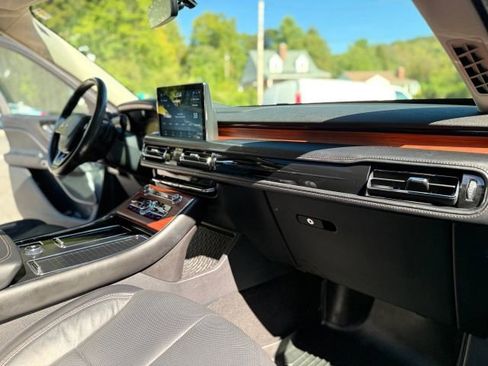 Used 2020 Lincoln Aviator Reserve w/ Equipment Group 201A image 22