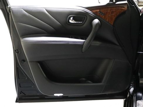 Used 2017 INFINITI QX80 Base w/ Deluxe Technology Package image 13