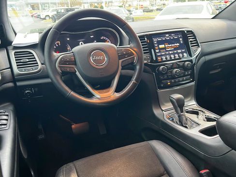 Used 2021 Jeep Grand Cherokee Laredo X RWD image 18
