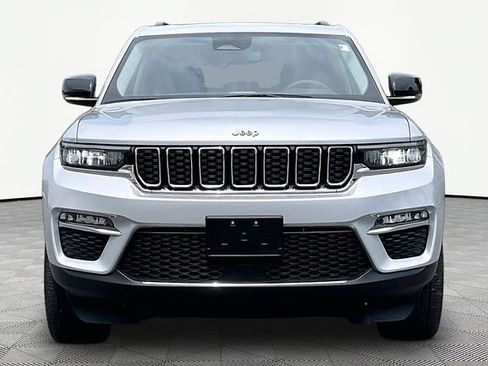 Used 2023 Jeep Grand Cherokee 4WD 4xe image 2