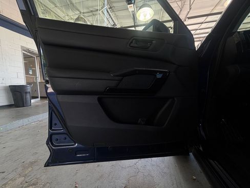 Used 2025 Nissan Pathfinder SV image 20