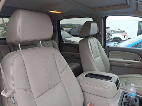 Used 2007 Chevrolet Avalanche LTZ w/ LTZ Preferred Equipment Group AWD/4WD image 13