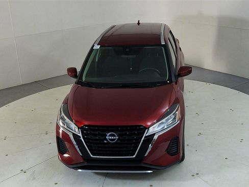 Used 2023 Nissan Kicks SV image 10