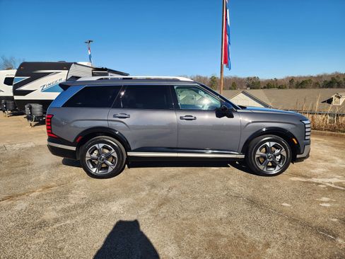 Used 2026 Hyundai Palisade Limited image 3