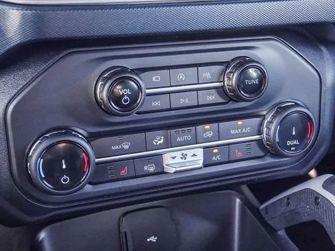 Used 2022 Ford Bronco Outer Banks image 21