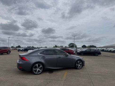 Used 2017 Lexus IS 200t w/ Premium Package RWD image 24