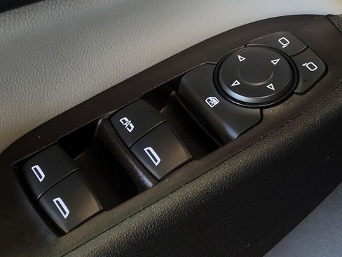 Used 2020 Chevrolet Equinox LS FWD image 27