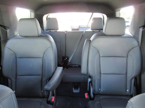 Certified 2023 Chevrolet Traverse LT image 24