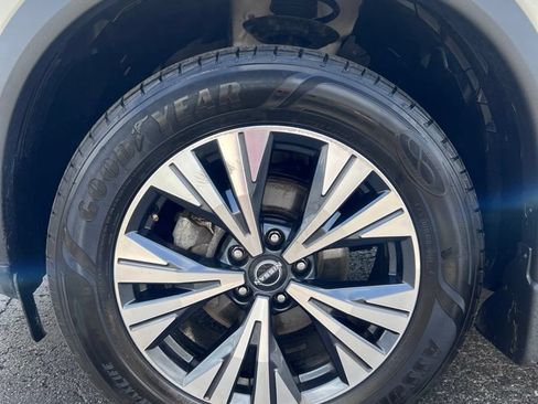 Used 2022 Nissan Rogue SV AWD/4WD image 49