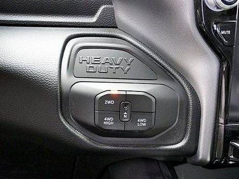 New 2026 RAM 2500 Laramie AWD/4WD image 39