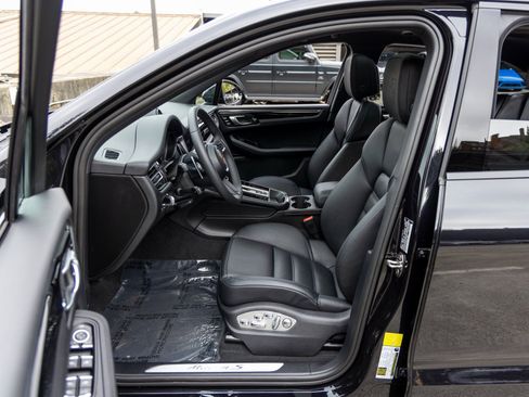 Used 2025 Porsche Macan S image 25
