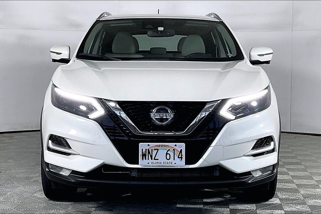 Used 2022 Nissan Rogue Sport SL w/ Premium Package FWD image 2