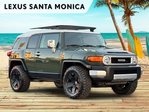 Used 2010 Toyota FJ Cruiser 4WD image 1