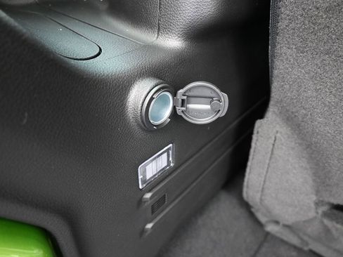 Used 2025 Jeep Wrangler Sport image 30