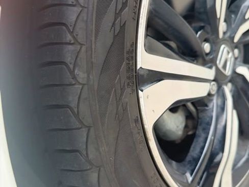 Used 2016 Honda Civic Touring image 9