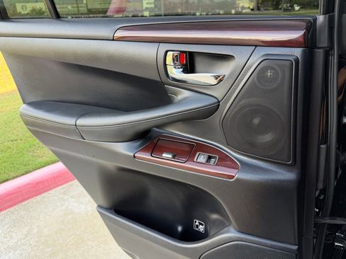 Used 2015 Lexus LX 570 4WD image 19