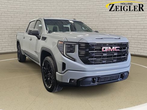 Used 2024 GMC Sierra 1500 Elevation AWD/4WD image 3