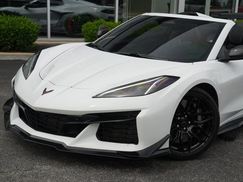 Used 2024 Chevrolet Corvette Z06 w/ Z07 Performance Package RWD image 2