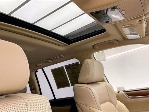 Used 2019 Lexus LX 570 4WD w/ Luxury Package image 25